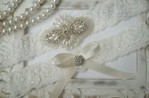 wedding photo - Wedding Garter Set, Bridal Garter Set, Vintage Wedding, Ivory Lace Garter, Crystal Garter Set, Something Blue