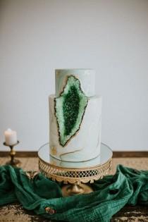 wedding photo - Elegant Emerald Green Wedding Details