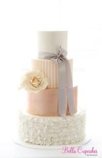 wedding photo - delish cake