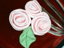wedding photo - Gumpaste Ribbon Roses