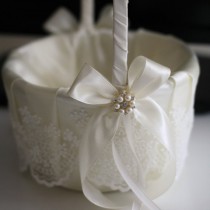wedding photo -  Ivory Wedding Basket \ Lace Flower Girl Basket \ Lace bearer pillow \ Ivory wedding pillow \ Ivory Ring bearer pillow \ Basket pillow set