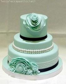 wedding photo - Ruffle Cake