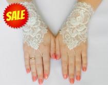 wedding photo - Lace fingerless glove, Ivory Wedding Glove, Bridal Wedding Glove, Wedding Accessories, Bridal Accessories 5"
