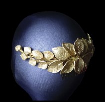 wedding photo - Gold leaf comb. Wedding headpiece. Gold wedding accessories. Cold porcelain. Bridesmaid comb. Bride comb. Bridal comb. Vintage bride comb.