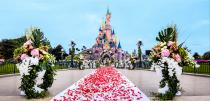 wedding photo - Se marier à Disneyland Paris, un rêve qui devient réalité mais ça coûte combien ? - Mariage.com