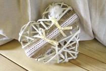 wedding photo - Original heart cushion with jute lace and organza