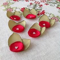 wedding photo -  Fabric flower appliques, fabric embellishments, fabric supplies, floral appliques, red roses with green leaves, - $12.00 USD