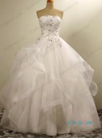 wedding photo -  Pretty strapless layered tulle ball gown wedding dress