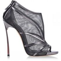 10 Stunning Photos Of The Sexiest Shoes By Casadei wedding photo - 10 Stunning Photos Of The Sexiest Shoes By Casadei