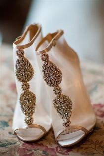 Sonoma Wedding Filled With Monique Lhuillier Gowns wedding photo - Sonoma Wedding Filled With Monique Lhuillier Gowns