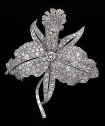 CollectingFineJewels: VCA, Set In Style-Nature: Orchid Brooch wedding photo - CollectingFineJewels: VCA, Set In Style-Nature: Orchid Brooch