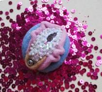 Yoni unicorn brooch, vagina unicorn, needle felted brooch, vagina brooch, feminist pin, feminist brooch, vulva brooch, lesbian gift wedding photo - Yoni unicorn brooch, vagina unicorn, needle felted brooch, vagina brooch, feminist pin, feminist brooch, vulva brooch, lesbian gift