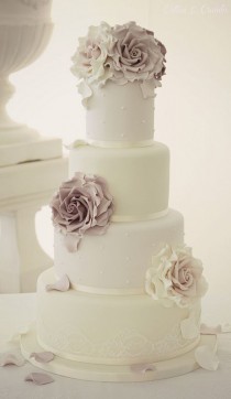 Simple White Wedding Cake wedding photo - Simple White Wedding Cake
