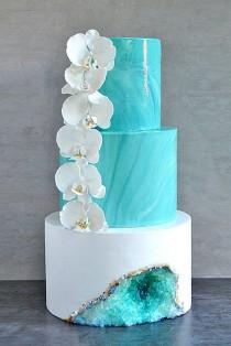 wedding photo - Tuquoise Geode Cake