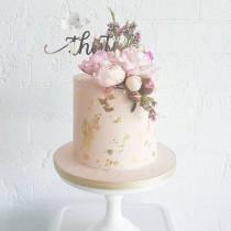 Gold Leaf Cake wedding photo - Gold Leaf Cake
