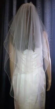 Ivory wedding veil 30" / 42" with Swarovski Crystals. Fingertip length pencil edged. Full circle veil. 2 tier. FREE UK POSTAGE wedding photo - Ivory wedding veil 30" / 42" with Swarovski Crystals. Fingertip length pencil edged. Full circle veil. 2 tier. FREE UK POSTAGE