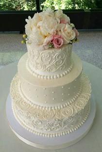 wedding photo - Off White Cake