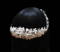 wedding photo -  Bridal flower crown. Bridal white headpiece. Wedding crown. Floral headpiece. Bridal hair wreath. Porcelain flower crown. Bridesmaid crown. - $82.90 EUR