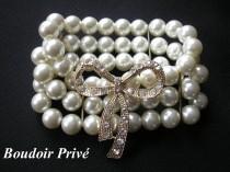wedding photo -  Vintage White Pearl Bracelet