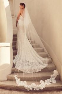 Floral Lace Appliqué Veil - Style #V484C wedding photo - Floral Lace Appliqué Veil - Style #V484C