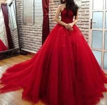 2018 Dark Red Quinceanera Dresses With Halter Neckline Puffy Tulle Lace Vestidos De Quinceañera Sweet 16 Dress wedding photo - 2018 Dark Red Quinceanera Dresses With Halter Neckline Puffy Tulle Lace Vestidos De Quinceañera Sweet 16 Dress