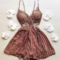 Outfits And Clothes wedding photo - Outfits And Clothes