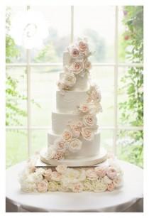 Modern Striking Sugar Rose Cascade Floral Wedding Cake (photo Credit: Jojo Stott Photography) #floralweddingcakes #weddingcakes wedding photo - Modern Striking Sugar Rose Cascade Floral Wedding Cake (photo Credit: Jojo Stott Photography) #floralweddingcakes #weddingcakes