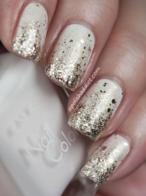 wedding photo - All That Glitters: Gold Nail Designs We Love