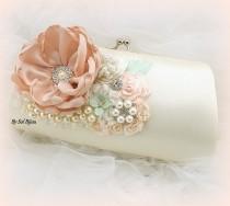 Clutch, Blush, Cream, Mint, Ivory, Green, Elegant Wedding, Vintage Style, Handbag, Purse, Mother of the Bride, Crystals, Pearls, Brooch wedding photo - Clutch, Blush, Cream, Mint, Ivory, Green, Elegant Wedding, Vintage Style, Handbag, Purse, Mother of the Bride, Crystals, Pearls, Brooch