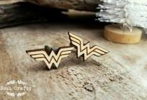 wedding photo -  Wonder Woman Wooden Cufflinks Superhero Dad Grooms Best man Groomsman Rustic 