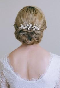 Bridal hair pin, Leaf hair pin, Gold hair pin, Gold or Silver hair vine, Gold bridal headpiece, Bridesmaid hair pins wedding photo - Bridal hair pin, Leaf hair pin, Gold hair pin, Gold or Silver hair vine, Gold bridal headpiece, Bridesmaid hair pins