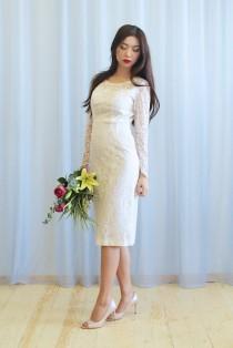 La Brigitte - 1960s simple fitted lace wedding dress wedding photo - La Brigitte - 1960s simple fitted lace wedding dress