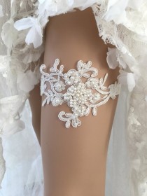 wedding photo -  Bridal lace garter, wedding garter, Garter, Ivory garter, pearl garter, Rustic Garter,