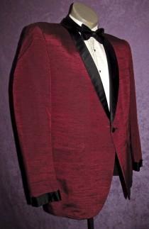 50s Tux Jacket 40R -41R Maroon Dark Red w/Black Shawl Collar Vintage Tuxedo Early 60s 80s Early Motown Rat Pack Dinner West Side Story wedding photo - 50s Tux Jacket 40R -41R Maroon Dark Red w/Black Shawl Collar Vintage Tuxedo Early 60s 80s Early Motown Rat Pack Dinner West Side Story