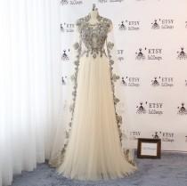 2018 Women Evening Dress Champagne Tulle with Gold Lace Bridal Wedding Gown Illusion Back with Long Removable Cape Custom Color Formal Gown wedding photo - 2018 Women Evening Dress Champagne Tulle with Gold Lace Bridal Wedding Gown Illusion Back with Long Removable Cape Custom Color Formal Gown
