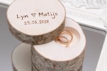 Rustic ring box, engagement box, rustic wedding bearer pillow, ash wood ring holder, jewelry box, wooden ring holder. wedding photo - Rustic ring box, engagement box, rustic wedding bearer pillow, ash wood ring holder, jewelry box, wooden ring holder.