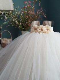 champagne flower girl dress,vintage flower girl dress,flower girl,tulle flower girl dress,ivory flower girl dress,rustic flower girl dress wedding photo - champagne flower girl dress,vintage flower girl dress,flower girl,tulle flower girl dress,ivory flower girl dress,rustic flower girl dress