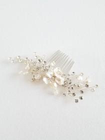 Pearl Bridal Hair Comb, Pearl Crystal Hair Comb, Pearl Wedding Hair Comb, Wedding Hairpiece Comb wedding photo - Pearl Bridal Hair Comb, Pearl Crystal Hair Comb, Pearl Wedding Hair Comb, Wedding Hairpiece Comb