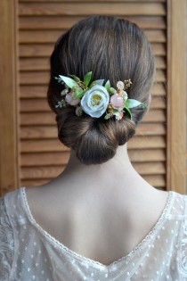 wedding photo -  White peach flower comb Bridal floral headpiece Wedding white rose hair comb Bride hair clip flowers