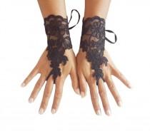 wedding photo -  Black lace gloves, Fingerless Gloves, bride, bridal gloves, Steampunk, gothic gloves, burlesque, bellydance, show girl, gothic accessories,