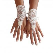 wedding photo -  Lace gloves, bridal gloves, wedding gloves, ivory gloves, bridal gift, floral pattern, 3d flower, pearl flower, lace gloves, bridetobe