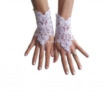 wedding photo -  White Wedding gloves, bridal gloves, lace gloves, fingerless gloves, french lace gloves, snow white, bridal accessories, wedding shower