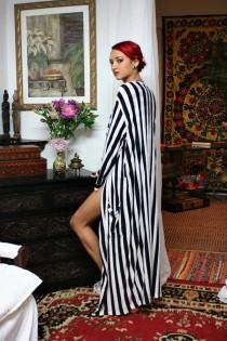 wedding photo - Black and White Stripe Robe Honeymoon Bridal Lingerie Sleepwear Loungewear Sarafina Dreams Cruise