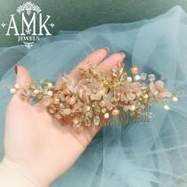 wedding photo -  Silk flowers hair accessory, beige bridal comb