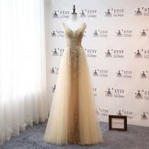 2019 Fashion Prom Dress Long Champagne Sparkly Crystal Evening Dress V neck Women Formal Dress Tulle bridal Dress Party Dress Ball Gown wedding photo - 2019 Fashion Prom Dress Long Champagne Sparkly Crystal Evening Dress V neck Women Formal Dress Tulle bridal Dress Party Dress Ball Gown