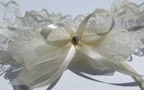 wedding photo - Pretty lace garter of ecru/ivory color