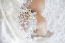 wedding photo - ivory garter set