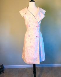 wedding photo - Mod Pink & White Linen Dress XL. Hawaiian Floral Print Vintage 60s Dress Size 16. Plumeria 