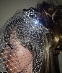 Bridal Birdcage wedding veil. Large Diamante 4" slivertone comb attached to 9" Ivory French net veiling. FREE UK POSTAGE wedding photo - Bridal Birdcage wedding veil. Large Diamante 4" slivertone comb attached to 9" Ivory French net veiling. FREE UK POSTAGE
