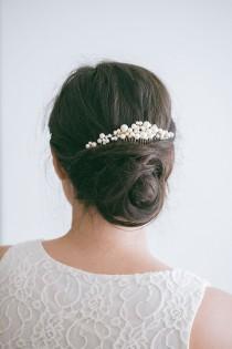wedding photo - Bridal Gold Pearl Hair Comb, Wedding Hair Comb, Bridal Hair Comb, Wedding Back Comb, Veil Decoration, RosyRoseStudio